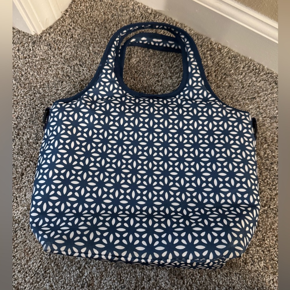 Stylish Blue and White insulated Bag
